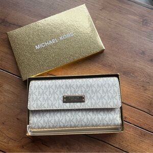 Brand new with box Michael kors large wallet & Check book